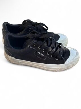 Rocket Dog Black and White Canvas Sneakers